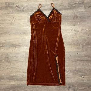 Brown velvet dress (medium)